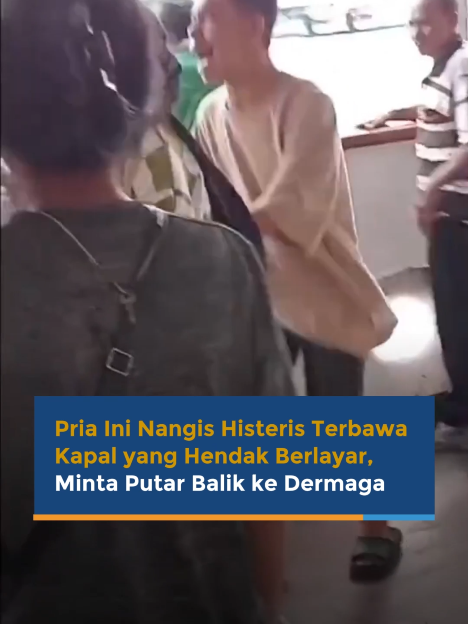 Sebuah video merekam aksi seorang pria yang panik dan menangis histeris terbawa kapal yang hendak berlayar, viral di media sosial. Tampak dalam video, pria tersebut menangis histeris dan meminta untuk putar balik ke Dermaga, Minggu (19/1/2025). Sontak video itu membuat sejumlah netizen ramai memberikan beragam komentar kocaknya. #viral #viralvideo #viraltiktok #viralnews #fyp #fypage #fypシ゚ #fypp #fypageシ #tiktok #tiktokviral #tiktoknews #trend #trending #trendingvideo #trendingtiktok #trendingnow #news #newsupdate #kapal #pria #priasejati #dermaga #dermagabiru #nahkoda #terbawa #naik #kapalbesar #newstiktok #newsound #newsph
