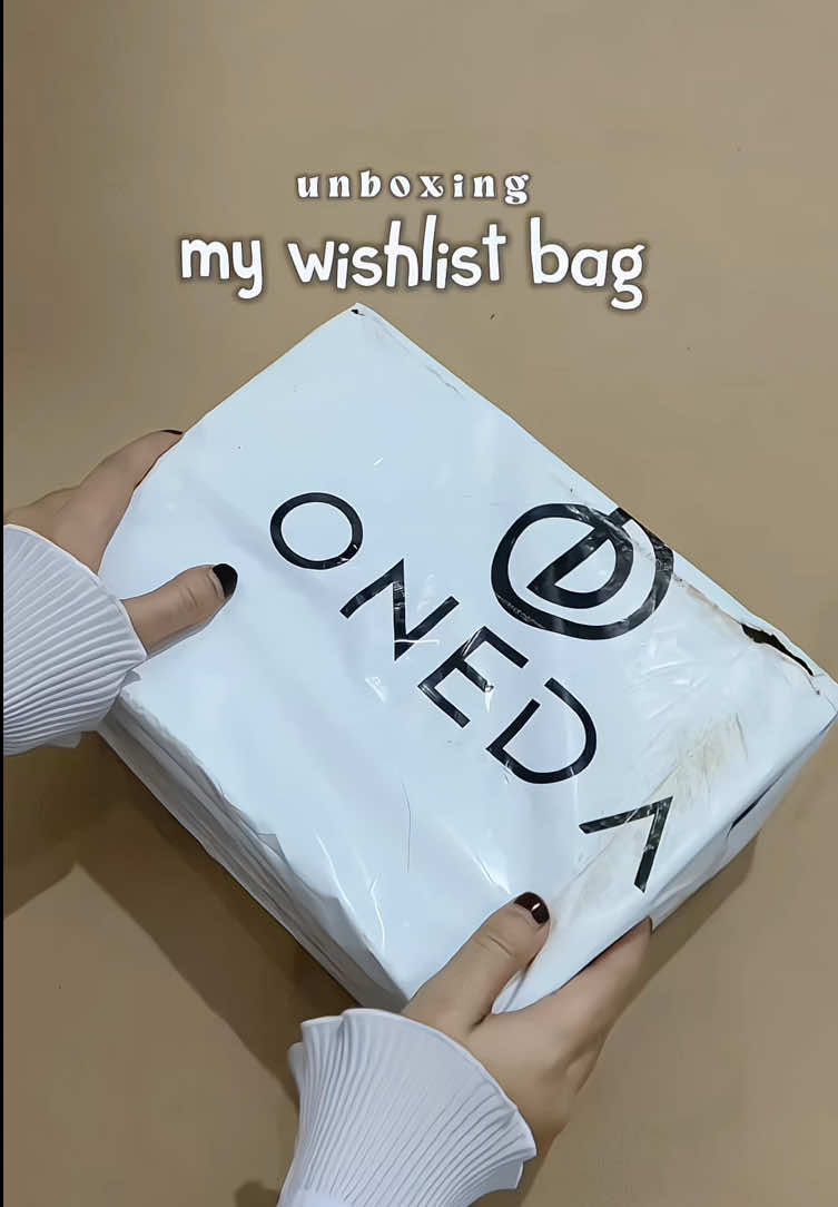 arrggggh ga nyangka di kasih gift secantik ini🥺🫶🏻🥰 #oneda #tasoneda #slingbag #tasbranded #unboxingvideo 