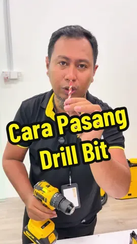 Ini laa cara yang betul untuk orang2 yang baru nak pakai impact drill. Jadi korang pilih bit  yang betul dan mode yang sesuai untuk kerja2 korang.  #keelatpowertools #keelat #tips #carapasang #guru #fyp #drillbit #impactdrill 