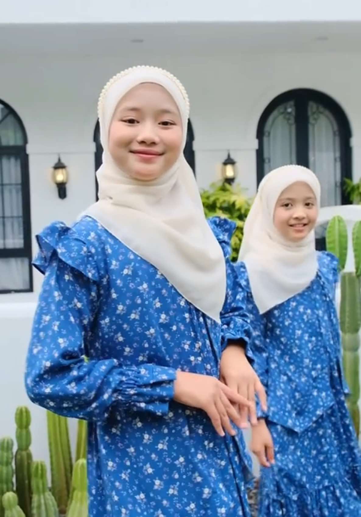 Lebaran Makin Berkesan dengan 𝗛𝗔𝗙𝗦𝗛𝗔𝗛 𝗗𝗥𝗘𝗦𝗦!🤩🌷✨ Masih di rangkaian Jejak Langkah Para Bidadari, dan Hafshah Dress adalah koleksi ketiga dari Series Spesial Ramadhan Vol.2🕊️ 𝗖𝗼𝗺𝗶𝗻𝗴 𝗦𝗼𝗼𝗻. Warna mana yang pertama kali bikin bunda salfok dan bakal jadi favorit anak bunda nih? Coba spill di kolom komentar!💬 #basela #ramadhanseries #dressanakmuslimah #ramadhan2025 #bajuanakperempuan #dresslebaran #fashionanakmuslim #dressanakcantik #gamisanak #gamisanakmuslimah