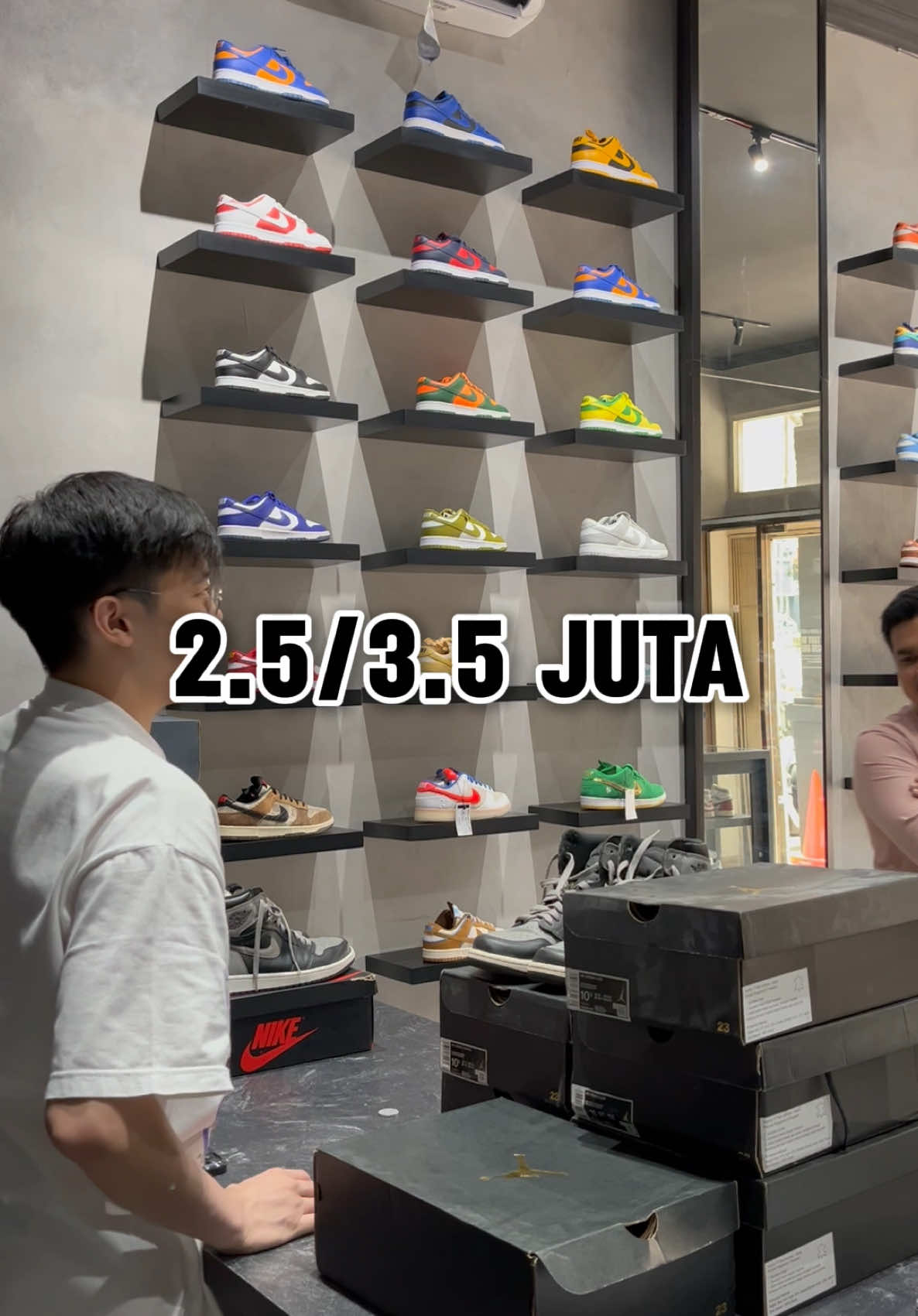 Hari Hari Coin Flip Kali Ini Gua Beneran Di Tantangin Dah @uncharted_sply  . #sneakershopping #giveaway #fyp #viralvideo #fyppppppppppppppppppppppp #sepatumurah #tokosepatu 