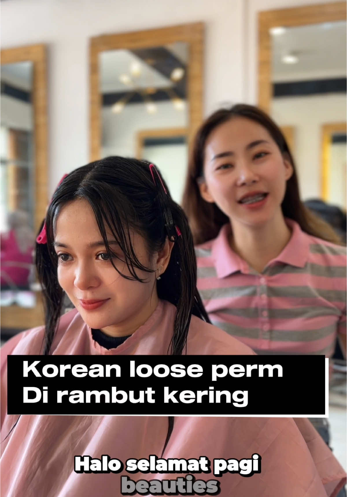 #perm #curl #koreanperm #looseperm #keritingrambut #pengeritinganranbut #keritingrambutkekinian #permhair #blowperm #digitalperm #digitalpermhair #venturalisa #lisaventura #lisasalonpasuruan #salonlisapasuruan #salonlisapandaan #lisasalonpandaan #lisabonaventura  Under supervise of @ventura_lisa  Reservasi dan pricelist (wa only) Pasuruan : +62 812-5255-5297 Pandaan : +62 812-5255-5298