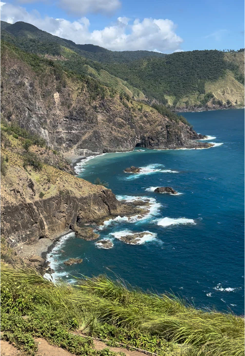 BATANES OF THE EAST 💚  #nature #fyp #fypシ #dinggalanaurora #mountain #sea #hike #morningvibes 