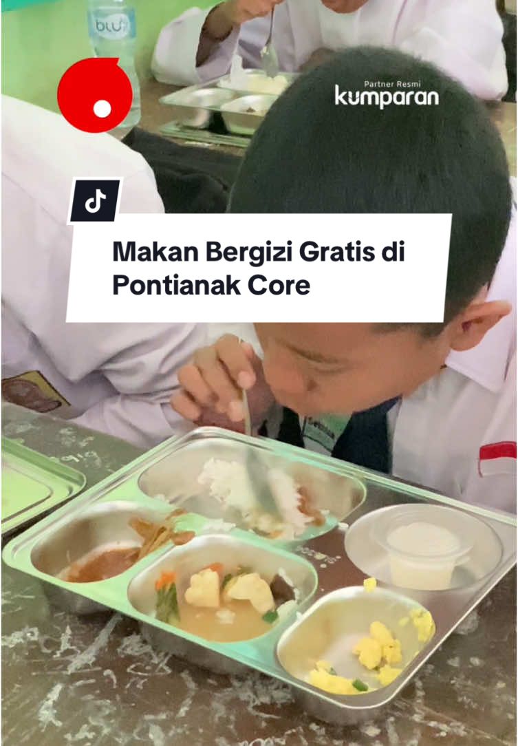 Pada lahap😂 #hipontianak #kumparan #1001mediaonline #kabardaerah #kalbar #fypシ #foryourpage #fyp #pontianak #pontianakviral #pontianakinformasi #beritatiktok #newstok #makangratis #makanbergizigratis #core 