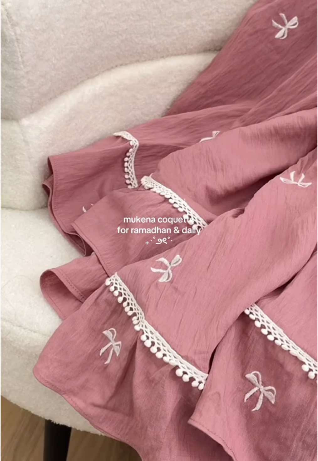 🥹💗🎀 mukena coquette untuk tarawih dan lebaran nanti bisa dipakai daily juga 💗🥹🎀 #mukena #mukenacantik #mukenapremium #mukenacoquette #fyp 