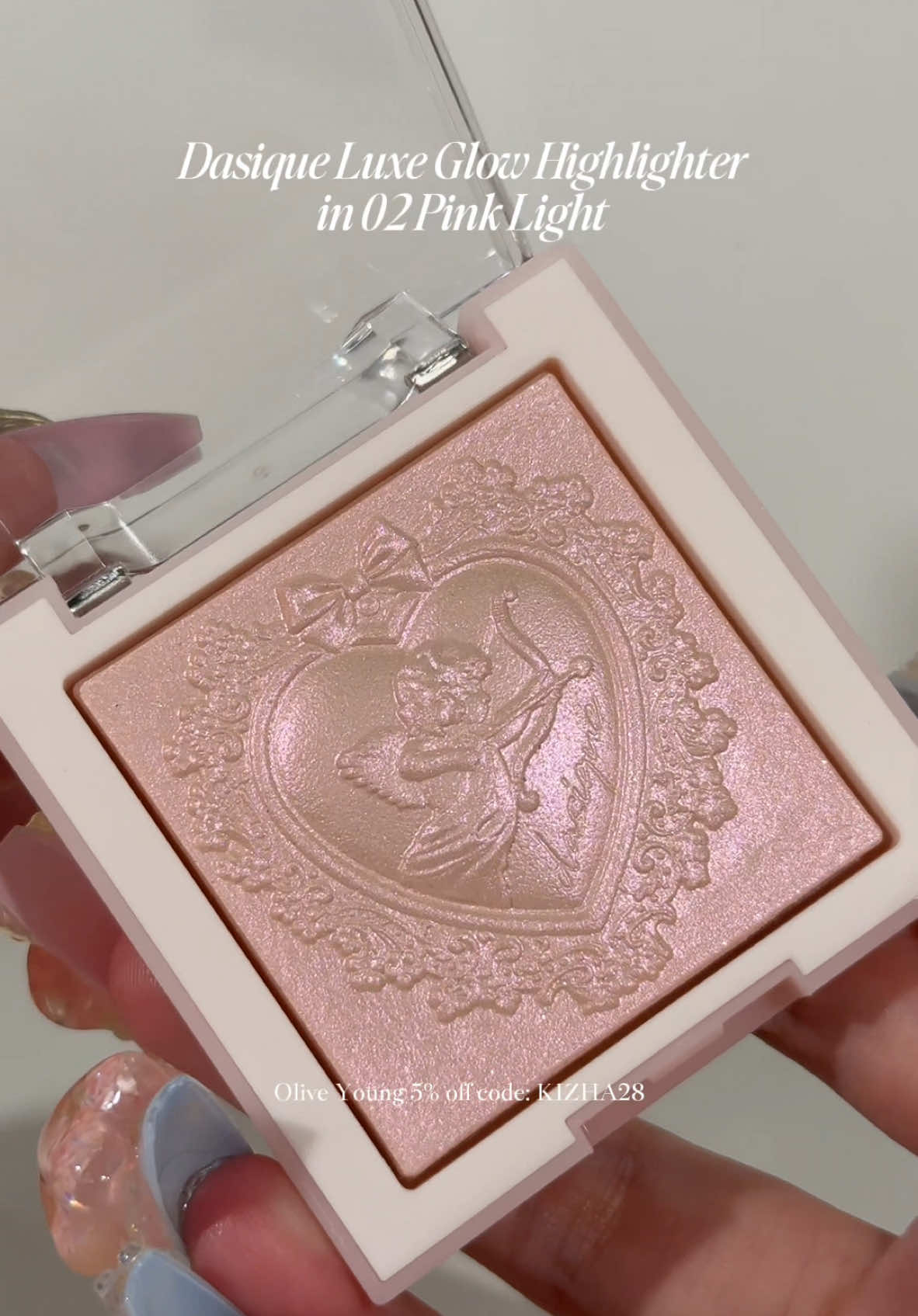 Dasique luxe glow highlighter in 02 Pink Light💗💓💌🫧 Get it too in @OLIVE YOUNG Global App and get 5% off using my code “KIZHA28”❤️ #dasique #dasiqueluxglowhighlighter #oliveyoung #oliveyoungaffiliate #oliveyoungglobal 