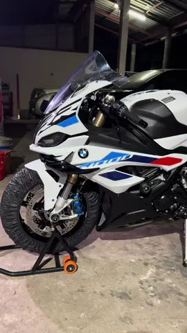 ก็มันชอบ 🦈😋 #GCTservices #s1000rr2024 #ดันขึ้นหน้าฟีดที #ของมันต้องมี #bmw #ขุนแผนเยอรมัน🦈🇩🇪 
