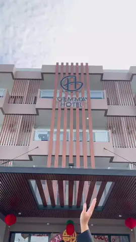Penasaran dengan kamar dan fasilitas di Gemma Hotel Balige? Yuks booking sekarang✨️ Info dan reservasi kamar silakan chat WhatsApp Reservasi ☎️ 0821-2355-7135 #gemmahotelbalige #hotelbalige  #rekomendasihotel #danautoba #hotelierindonesia #pariwisatasumaterautara #fyp 