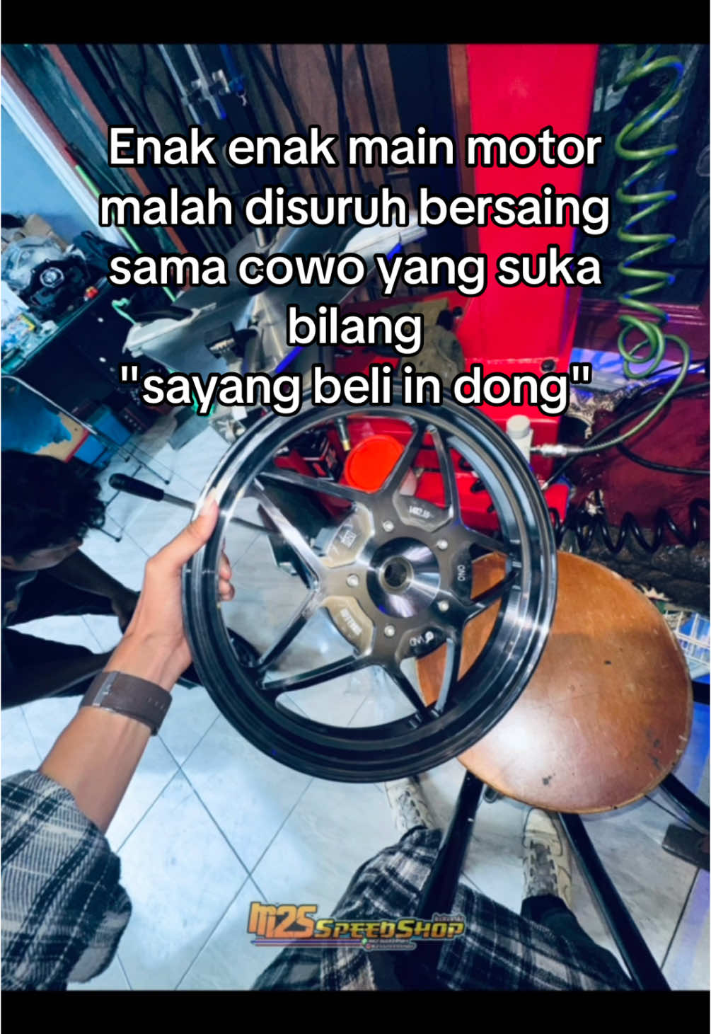 Kita mah yang gak pernah santai aja😜🤚🏻 #partmodifikasi #vndracing #vndvspeed #velgbintang #bintanglangit #tukangmodifmedan #m2sspeedshop 