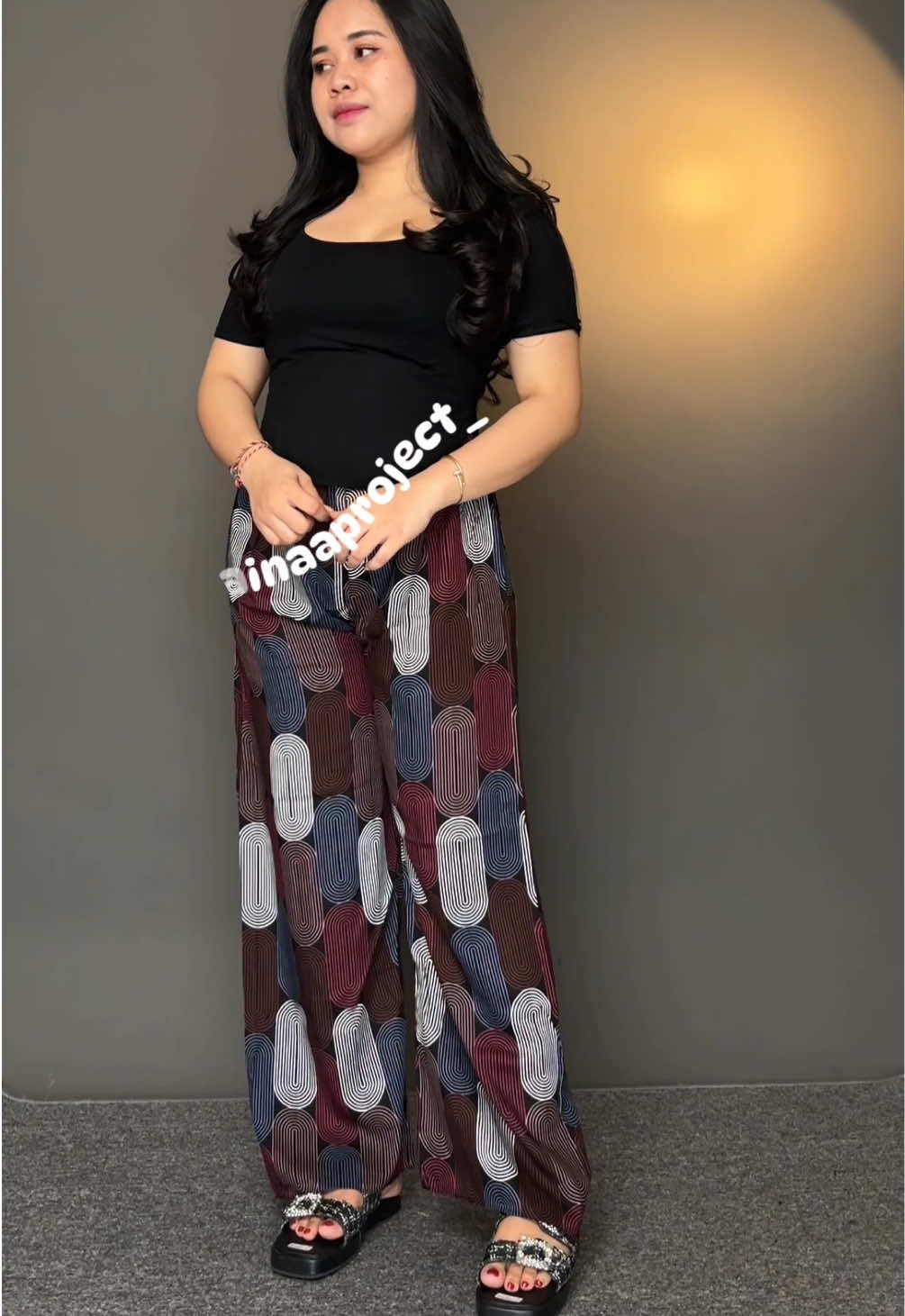 Rekomendasi kulot rayon dgn atasan kaos u neck simpel dan murah tapi cakep buat daily 🥰😍 #outfitsimple #kaosmurah #kulot 