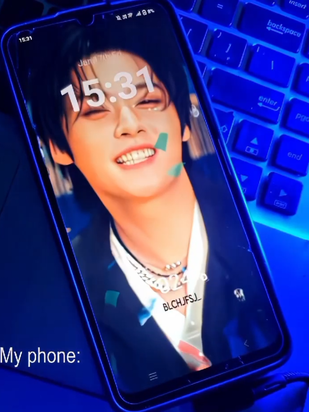 someone keeps asking me why I keep charging my phone, this is the reason. #widgetlab #widgetlabapp #straykids #skz #leeknow #kpop #kpopfyp #fyp 