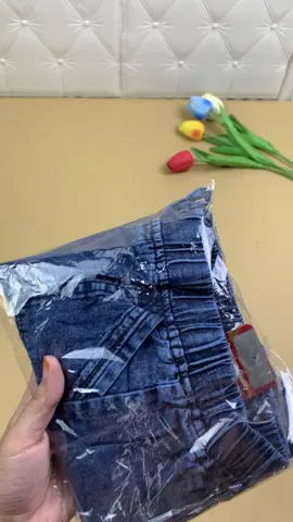 Kalau tau barang bagus ,murah gini jadi pengen borong ya bun#jeanscargo #celanajeanscargo #celanaanakperempuan #cargocewek #cargoanakcewek 