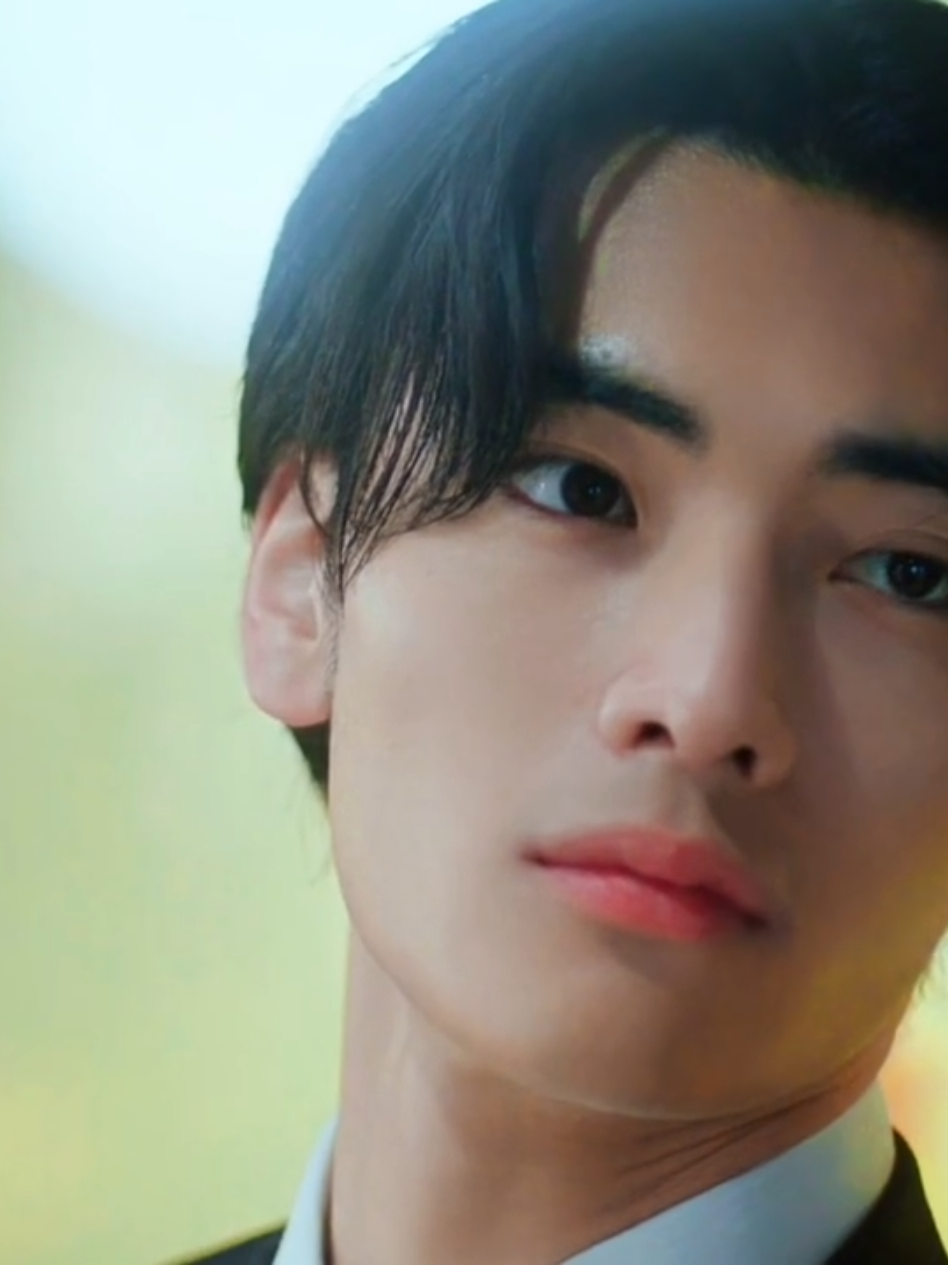 the way he keeps staring at him #whenitrainsitpours #bl #bldrama #jbl #blseries #japanesebl #drama #fyp #fyp cttro 