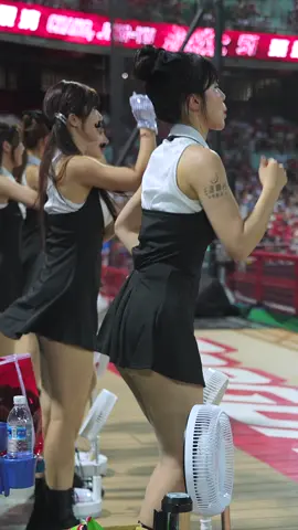 多慧藏了什麼東西😀 @le_dahye#이다혜#치어리더#李多慧#cheerleaders#台湾野球チア#小龍女 #야구
