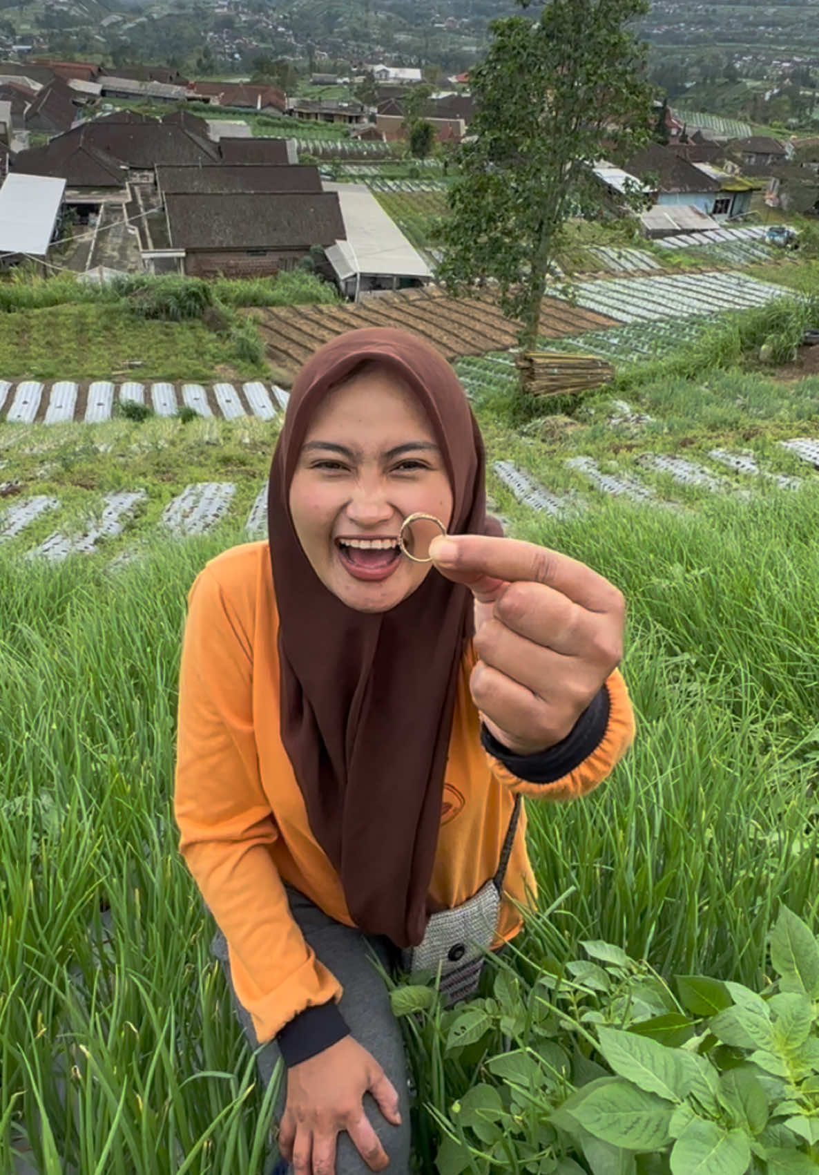 Dapet Emas Di Ladang