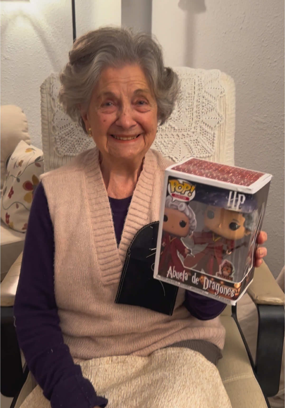 UN FUNKO DE MI YO DE HOGWARTS 😍👵🏻❤️ Mil gracias @TuChibi  #abuela #abueladedragones #harrypotter #funko #sonnyangel #viral #parati #potterhead #quidditch #maggiesmith 