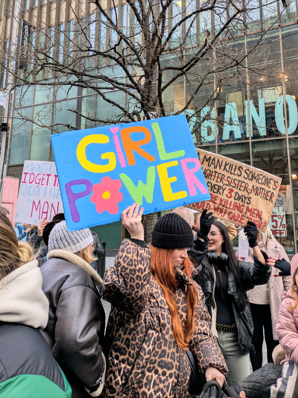 UK Women's March in Liverpool!!! 🙌🪧📢🥁🎉 @ukwomensmarch #ukwomensmarch #womensmarch #ukwomensmarchliverpool #womensrights #liverpool #merseyside #transrights #reproductiverights #feminist #feminism #womensrightsarehumanrights 