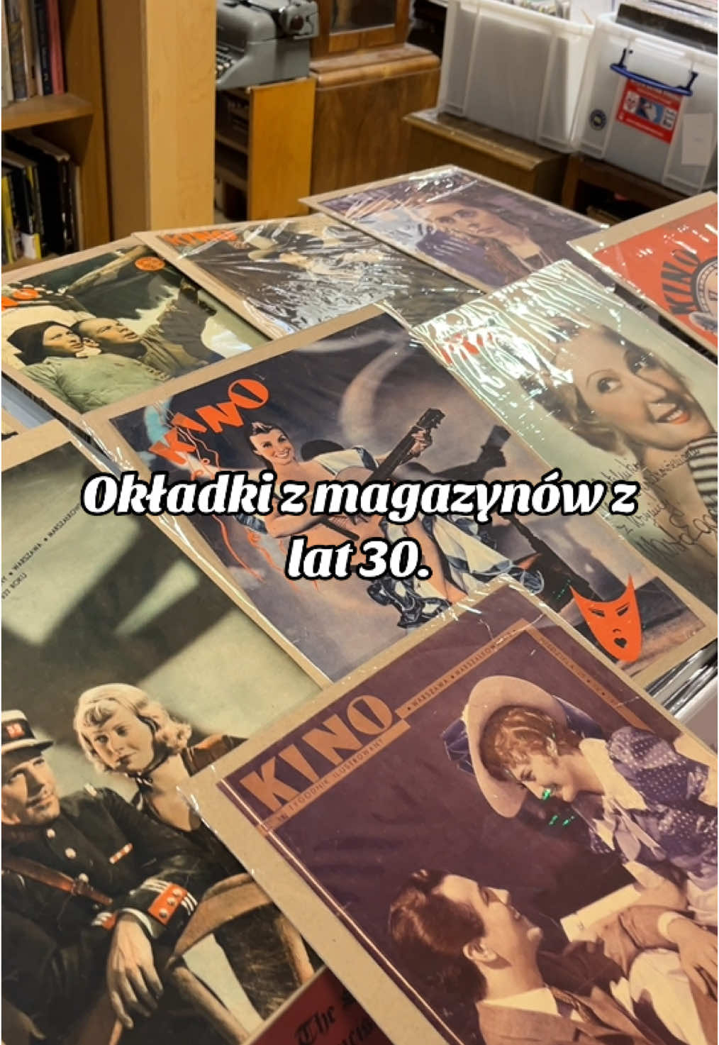 Zapraszamy po te cuda na Kickiego 12 w Warszawie!🫶🏻 #magazynkino#czasopismokino#czasopismo#czasopisma#antykwariatgrochowski#antykwariatgrochowskipiwnica#antykwariat#agrochowski#warszawa#warsaw#grochow#ksiazki#books#plytycd#cd#winyle#vinyls 