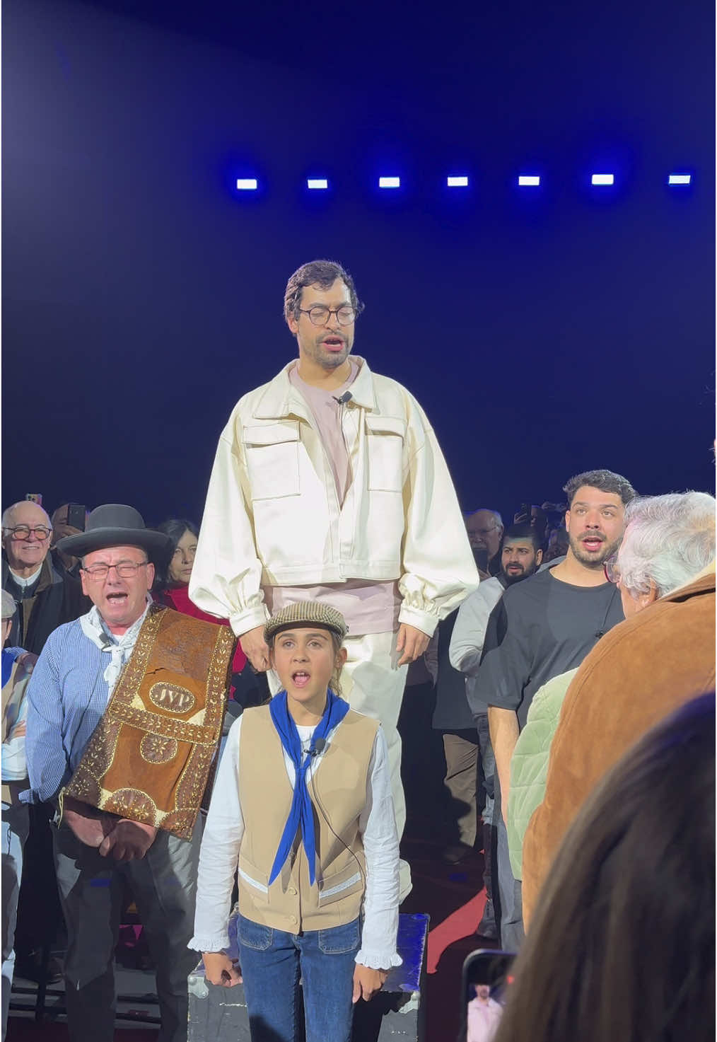 Quando o Coliseu se junta numa só voz pelo cante Alentejano. Não tenho palavras 🥹❤️‍🩹@Buba Espinho #viral #fyp #cantealentejano #alentejo #bubaespinho 