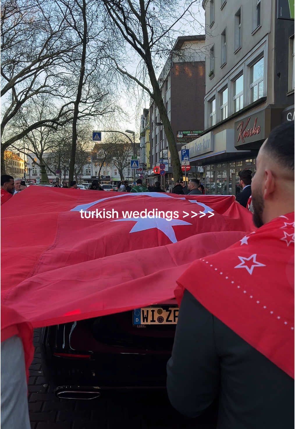 The part where the bride gets picked up from her home 🥺🥺 #fyp #foryou #turkish #turkishwedding #turkishtiktok #wedding #trending #seyrane 