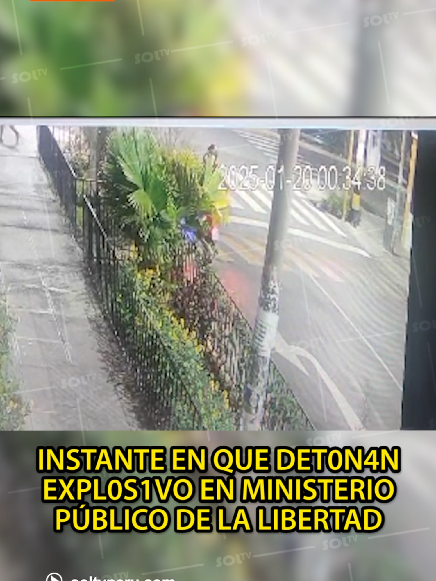 🚨🚨 DETONACIÓN EN EL MINISTERIO PÚBLICO I Este fue el momento en el que un delincuente a bordo de una moto lineal dejó explosivo que causó una fuerte detonación en la sede Ministerio Público de La Libertad el último domingo, 19 de enero, aproximadamente a las 12 de la noche.