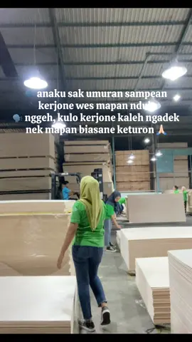 Namung kuli 🙏🏻 #kulipabrik #kayulapis #plywood #plywoodindonesia #karyawanpabrik #pekerjakeras #fyp #zyxcba #masukberanda #fyppppppppppppppppppppppp 