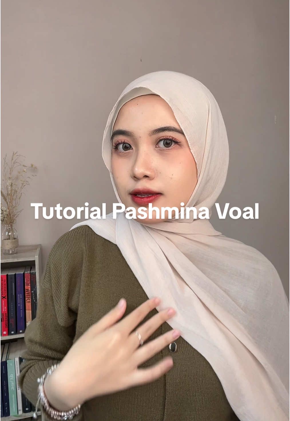 tutorial pashmina voal super simple & easy😍 sukaaa bgttt pashmina voalnya ringan & ga numpuk kalo di styling apapun💖 @NOURAA.SCRAFT #tutorialpashmina #hijabstyles #tutorialhijab #pashminavoal #pashmina 