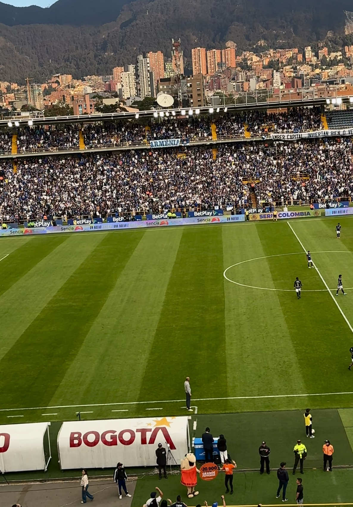 Volvió Millonarios, volvió la alegría a El Campín. Ⓜ️🏟️ #millonarios #millonariosfc #millos #millosfcoficial #dalemillos #fútbolcolombiano #fpc #fyp 