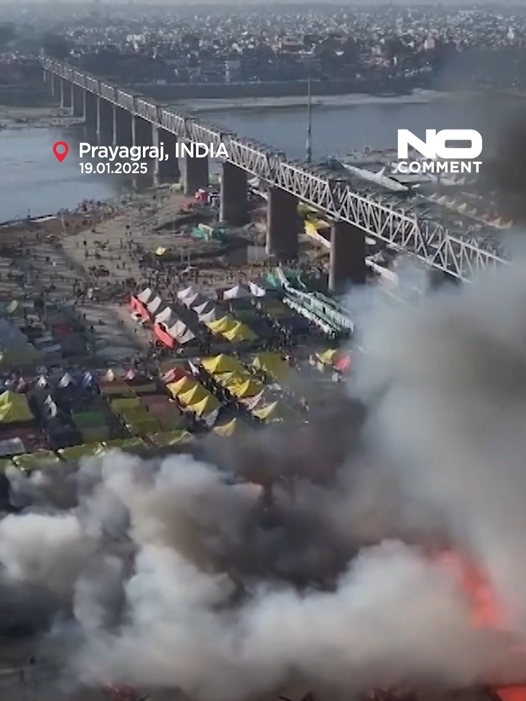 🇮🇳 Un incendio ha arrasado al menos 18 tiendas de campaña en un multitudinario festival hindú al que acuden millones de personas en la ciudad de Prayagraj, en el norte de la India. No ha habido heridos. #India #Prayagraj #incendio #NoComment #euronews