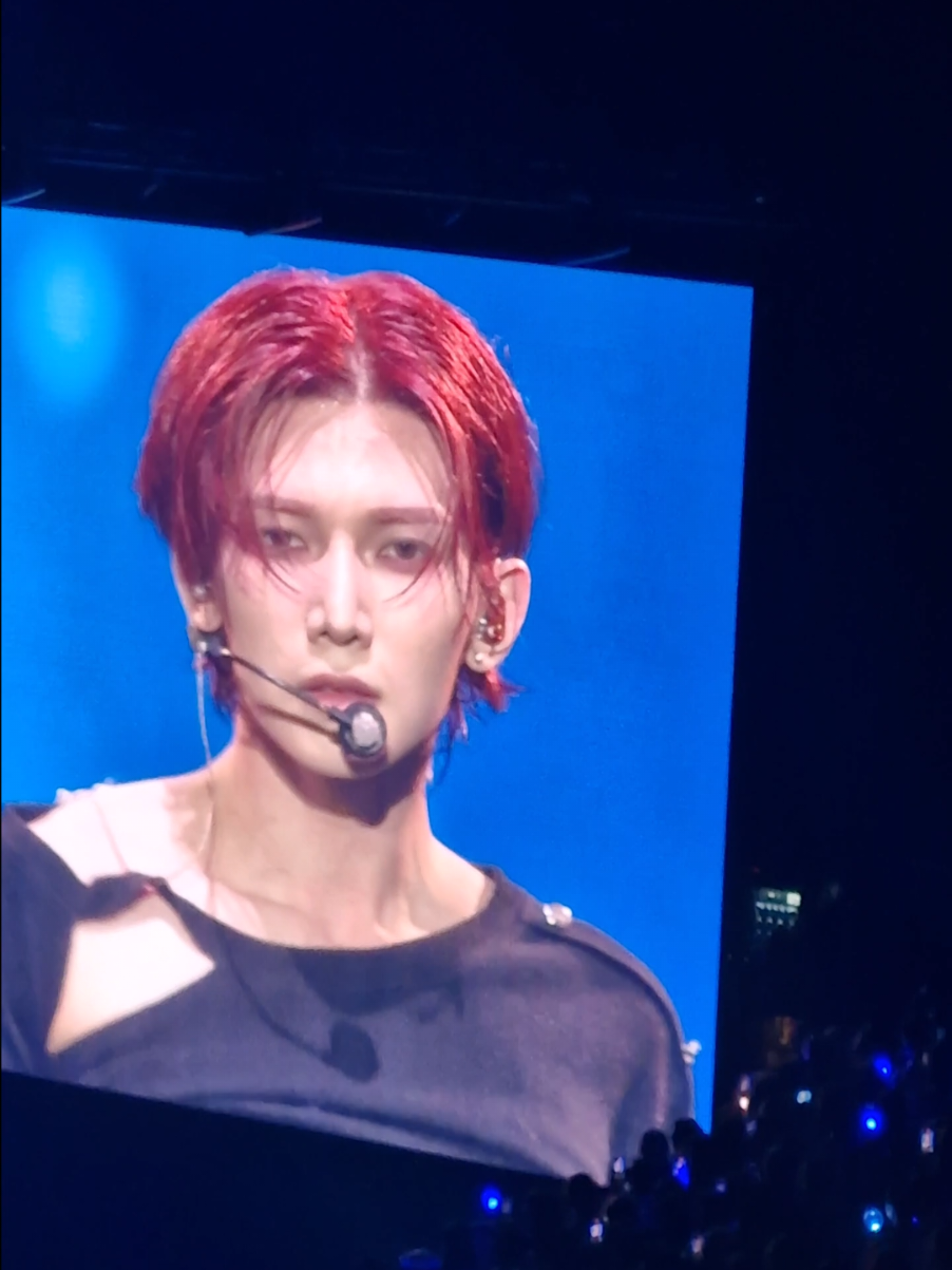 i can't even..  #ateeztour #ateezconcert #ateez #ateeztowardsthelight #yeosang  #fypkpop #fypateez #atiny #ateezineurope 