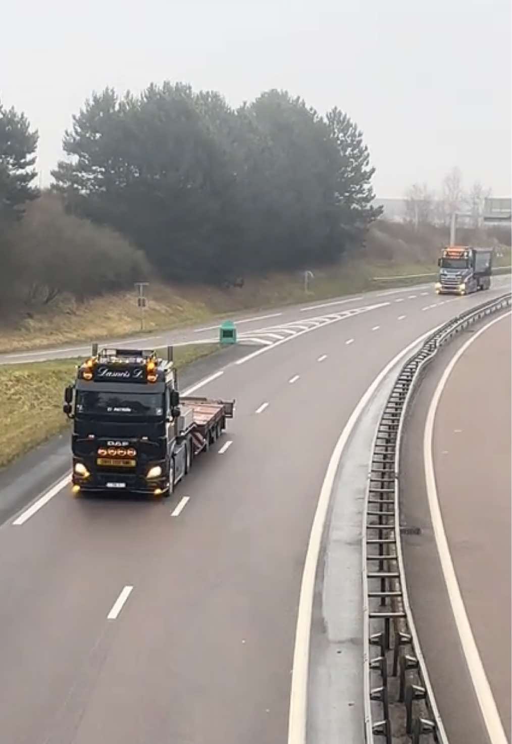 @Thomas Dasnois @Anthony Noll #truckspotteuuuurs🤩👋💨 #camion #holandstyle🇳🇱👋🏼🤩 #trompe #ledsorange🧡 #tube #