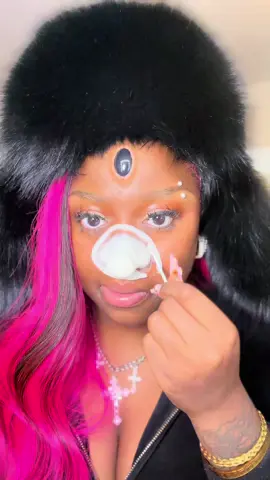 How I stick my nose on everyday 🥰 tried something new, what do you think ? #fyp #foryou #sfxmakeupartist #mua #prosthetic #nose 