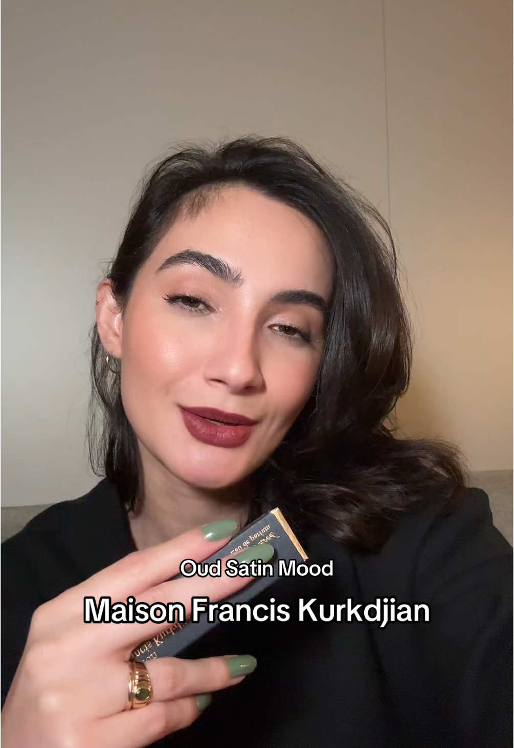 Meu perfume favorito é o  Oud Satin Mood da @MFK Paris! ✨ Um dos perfumes mais marcantes, incríveis, surpreendentes e desafiadores que conheço. Uma joia! @Thais Tibery  Errata: 11ml e não 10ml* #perfume #perfumetok #fragrance #perfumelovers #mfk #maisonfranciskurkdjian 