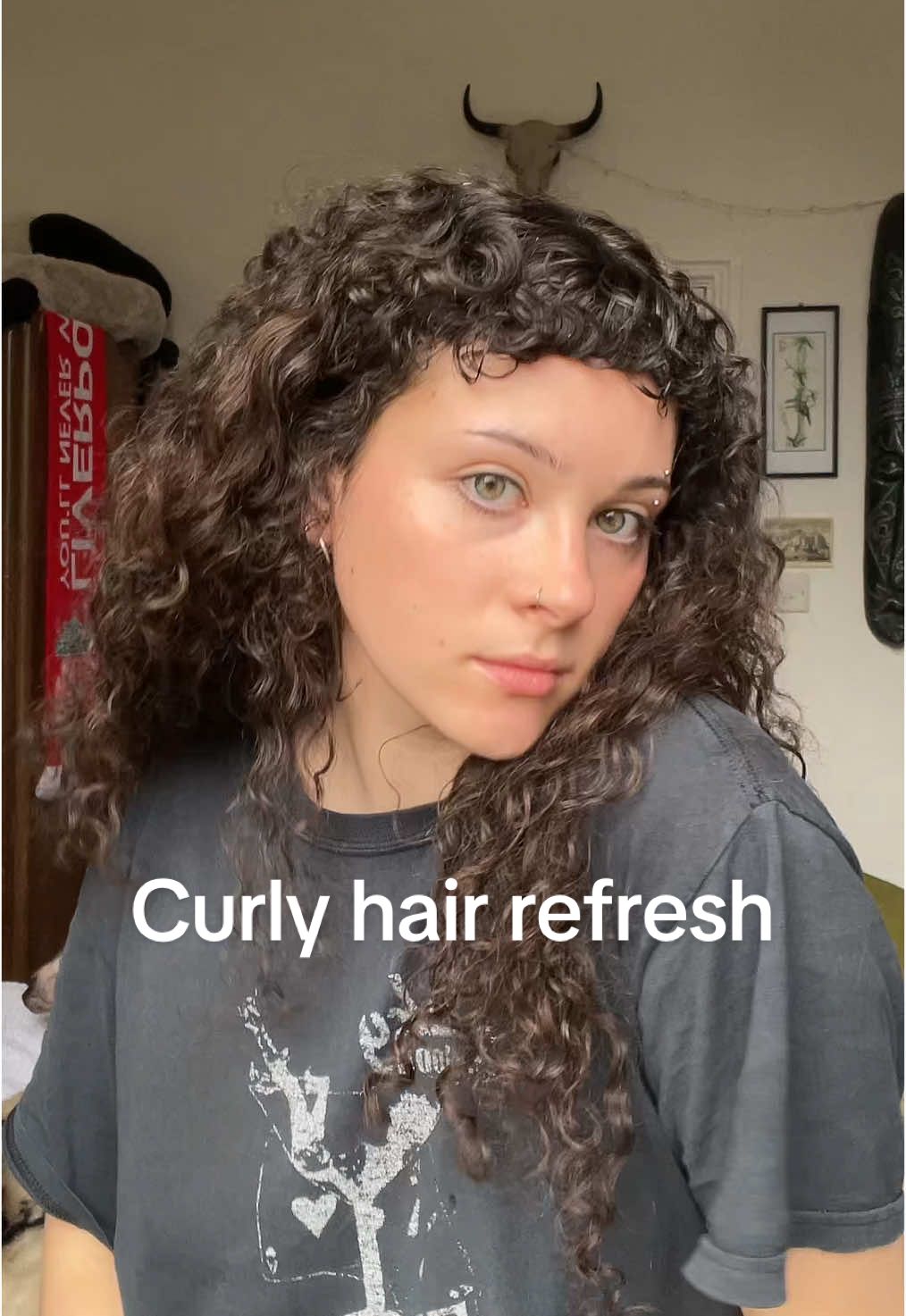 how I refresh my curls!  #curlyhair #curlyhairtutorial #curlyhairroutine #curlygirl #longcurlyhair #hairtok #hairtransformation 