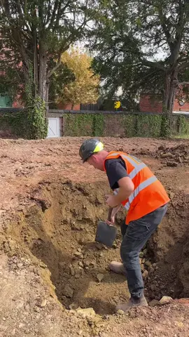 Sometimes you got make do with a shovel…  #bernardcribbins #diggingahole #holeintheground #lipsync #funnyvideos #tiktok #foryou #fyp #funny #construction #constructiontiktok #digging #groundwork #groundworks #onthetools #shovel #buildingahouse #diggerlife #diggingwithdave #excavatoroperator #funnytiktok 
