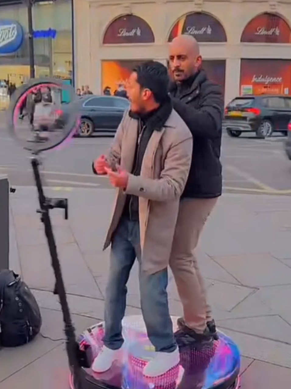 اه يالندن ابو حمد 🤣  #مالي_خلق_احط_هاشتاقات #ابوحمد_azd #ابو_حمد_azd #ابوحمدazd #بغداد #العراق #المانيا🇩🇪 #السعودية #الكويت #الكويت #الرياض #اكسبلور @ابو حمد 𝐀𝐳𝐃 @bader_nh 
