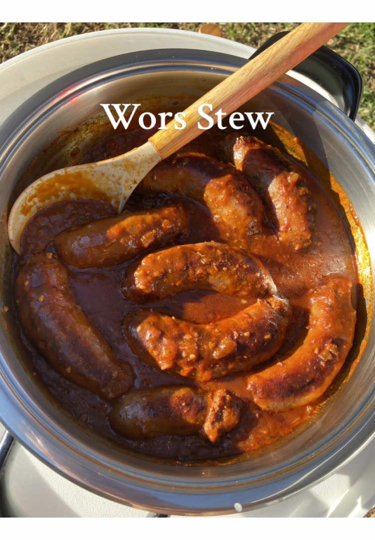 Wors Stew😍✨I cant be the only one who uses @Nompumelelo Nkosii famous line when seasoning Aromat @Aromat 😂, anyways i absolutely love this meal, I have it atleast once every 2 weeks❤️ #worsstewrecipe   #heresaquickandeasyrecipeforyoutotry #worsrecipe #boerewors #DinnerIdeas #cookingvlog #cookwithme #EasyRecipes #quickmeals #easymeals #southafricanfood #FoodTok #gracethecookist 