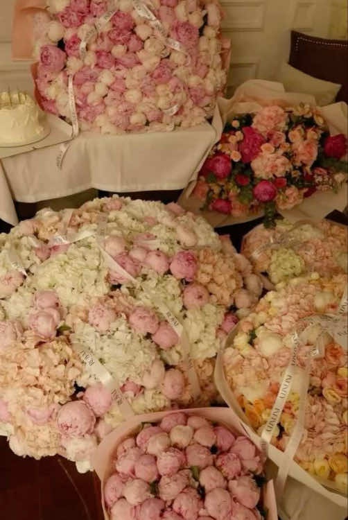 This.🏹🤍 #flowers#bouquet#peonies#fyp#flower