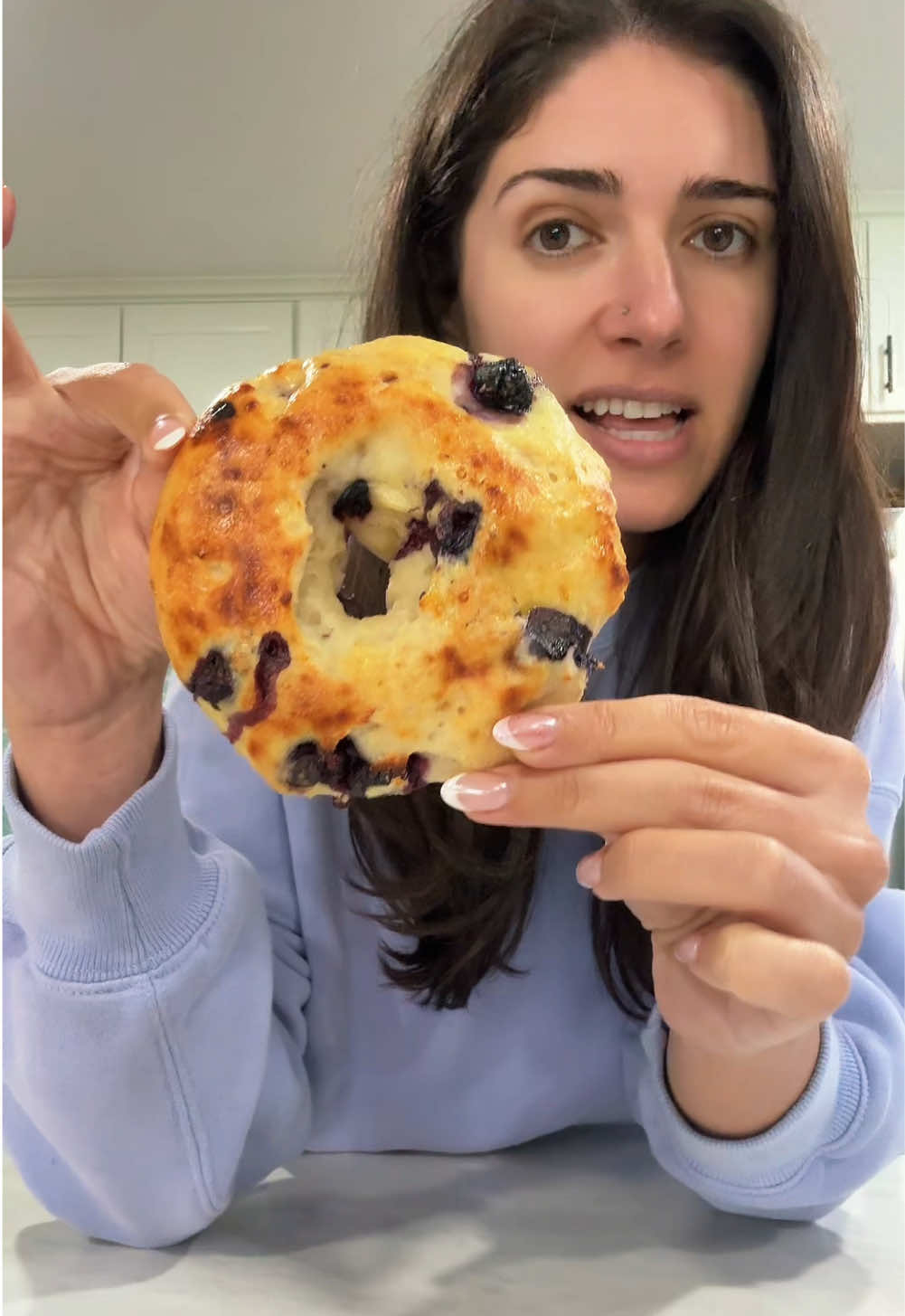 high protein blueberry bagels 🫐🥯  for 2 bagels: mix 1 cup flour, 1 cup non fat greek yogurt, 1 tsp baking powder, 1 tsp salt, and 2 tsp cane sugar. knead it together to form a dough the fold in 1/2 pint of blueberries. form into the shape of a bagel, then place on baking sheet lined with parchment paper and add an egg wash. bake at 350 for 30 mins then broil for a few minutes at the end. enjoy!  #bagel #blueberrybagel #blueberry #healthymealprep #mealprep #breakfastrecipes #highprotein 