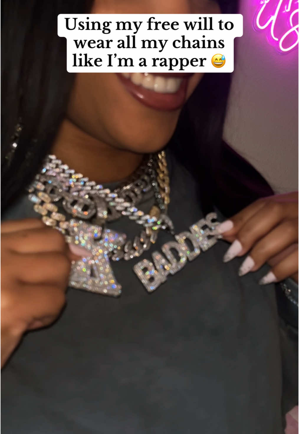 My neck is heavy af😂😍💎 #cubanchain #necklaces #diamonds #chains #baddies 