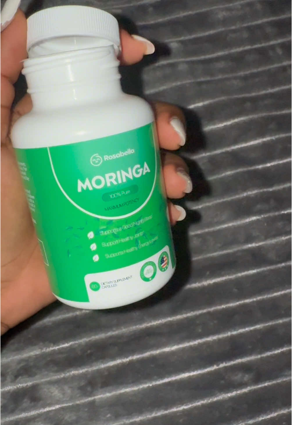 Moringa is known as a superfood for its high nutritional value. It contains a wide variety of essential nutrients, including: Vitamins, minerals, proteins, antioxidants, and medicinal properties. #moringa #moringabenefits #rosabella 