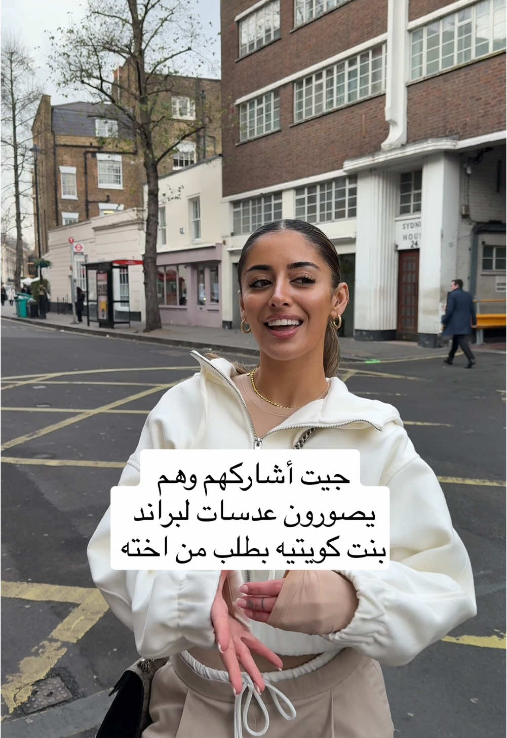 الكلمه اللي حافظتها زين ( لا لا لا وامبيه ) 😂 @ANGEL #برق #fyp #fypシ #photography #اكسبلور #لندن #london #عبدالمجيد_عبدالله 