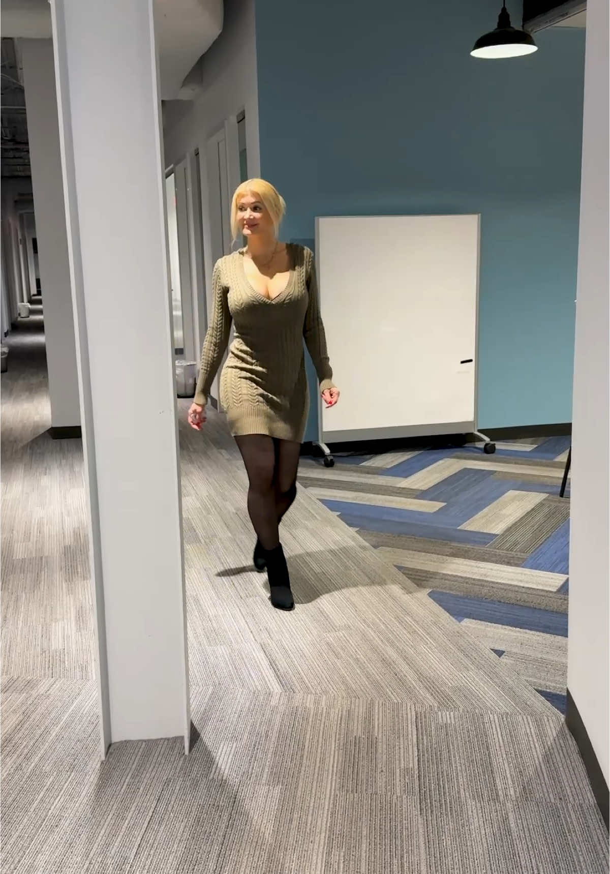 Sometimes all it takes are new heels to perk up a cold Monday at work 😅