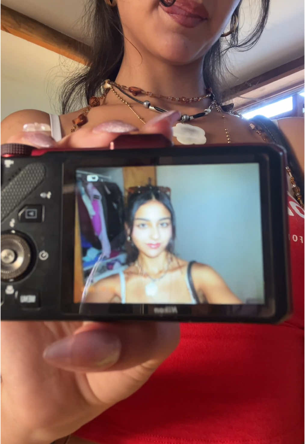 logré q me durara unis min la cámara prendida jajjasd #fyp #OOTD #aesthetic #digitalcamera #foryouu 