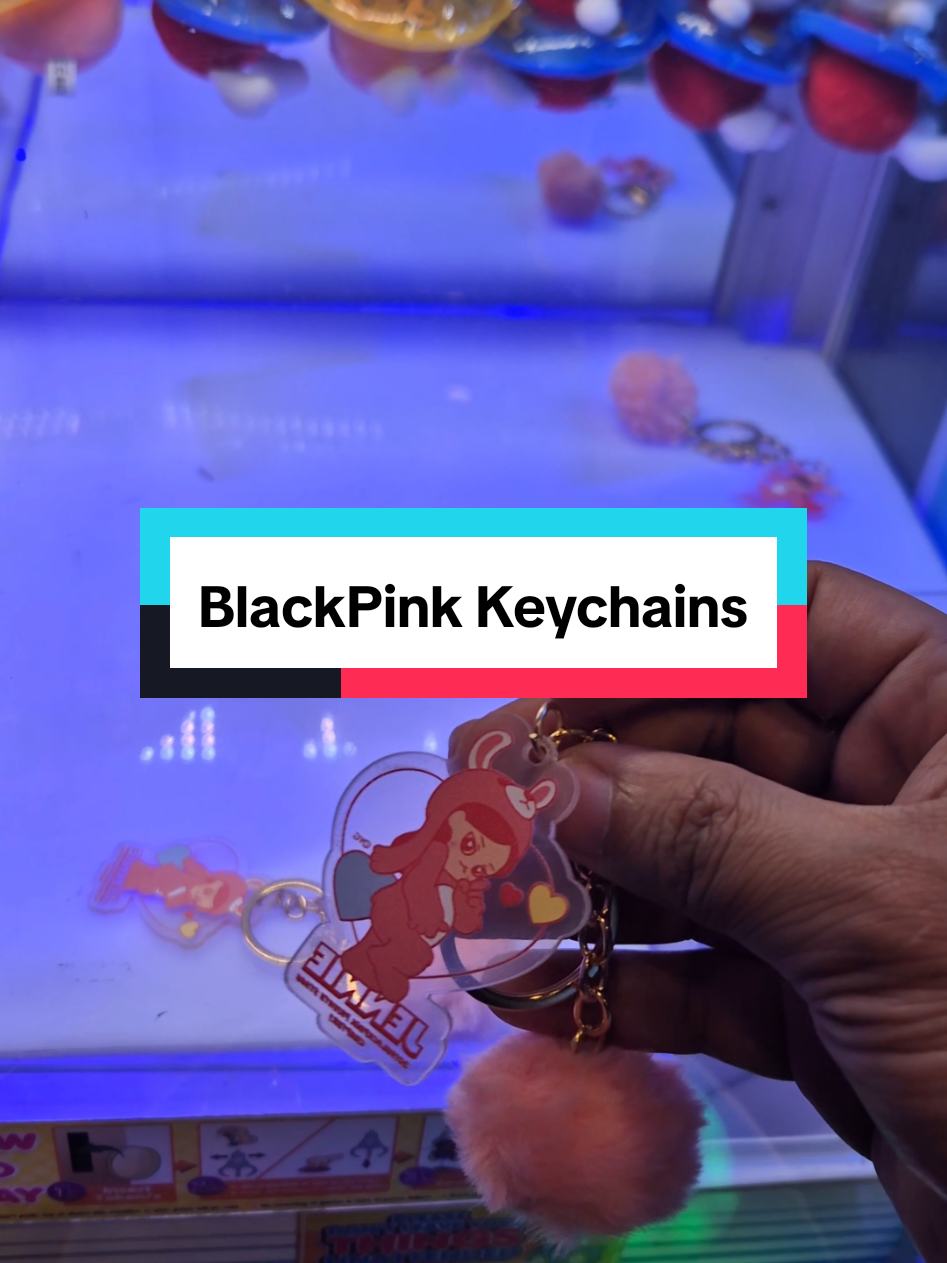 Black Pink Keychains #clawmachine #arcade #fypシ゚ #fyp #fyppppppppppppppppppppppp #keychains #blackpink #kpop 