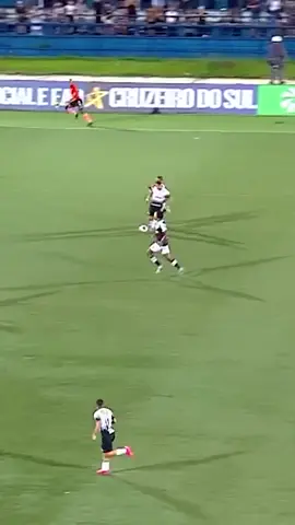O gol de Gui Negão que garantiu os #FilhosDoTerrão na semifinal da Copa São Paulo Sicredi 2025! 🧡🖤🤍⚽ #CorinthiansNaBase#VaiCorinthians #TikTokEsportes #TikTokFootball #TorcidaTikTok #Corinthians #Timão #Futebol