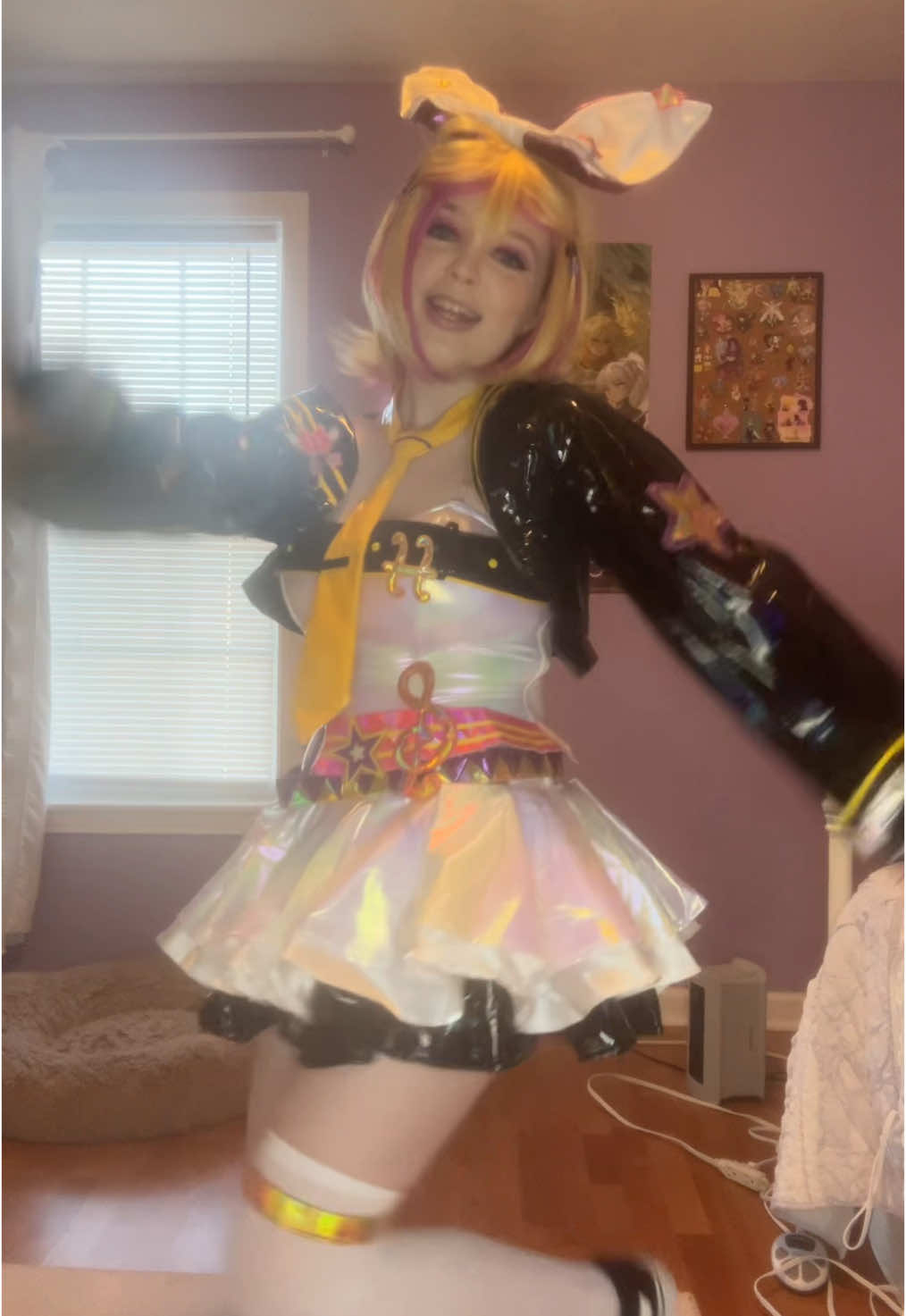 i love drop pop candy so much 🥹 i learned it for a duo dance a few years ago and am surprised by how much of it I still remember lol #vocaloid #cosplay #vocaloidcosplay #rinkagamine #rinkagaminecosplay 