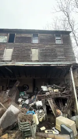#urbexworld #abandoendplaces#urbexworld #urbex #abandoned #urbanexplorer #urbexgirls 