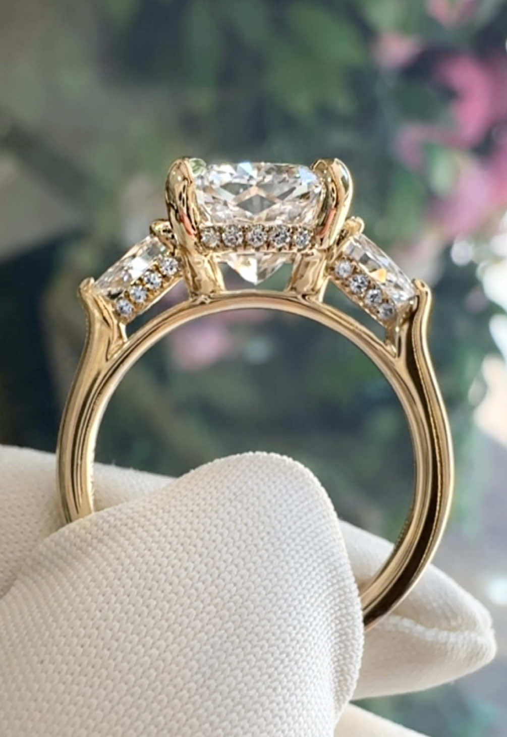 Elongated cushion cut diamond with pear diamond accents ✨ #threestoneengagementring  #customengagmentring  #engagementring  #cushioncut  #stlouis 