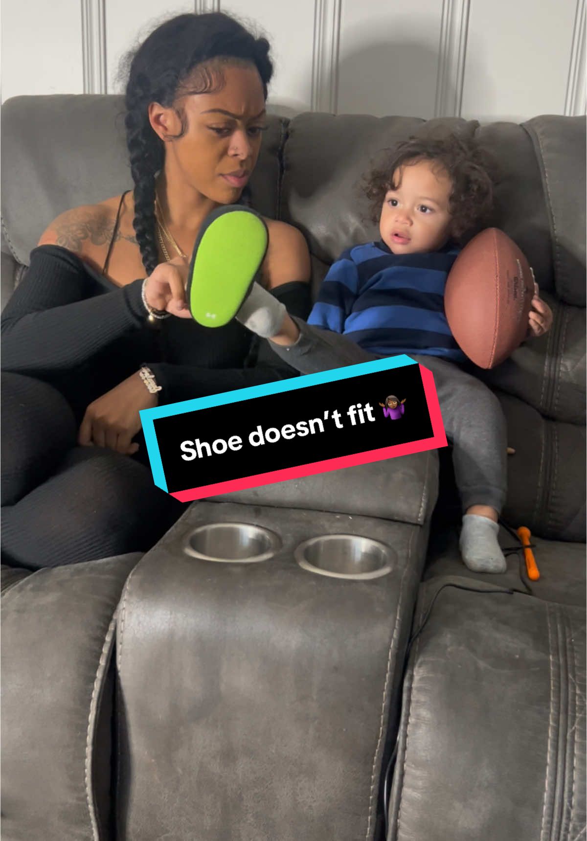 The shoe probably belongs to Bishop Ace. Papi Jay said it’s not his….  #A#Aceb#bishopacep#pitbullsoftiktokd#dogsoftiktokf#fypa#aceandgrandmag#grandmaandacef#foryourpaged#dogofgodp#papijaygforgodson 